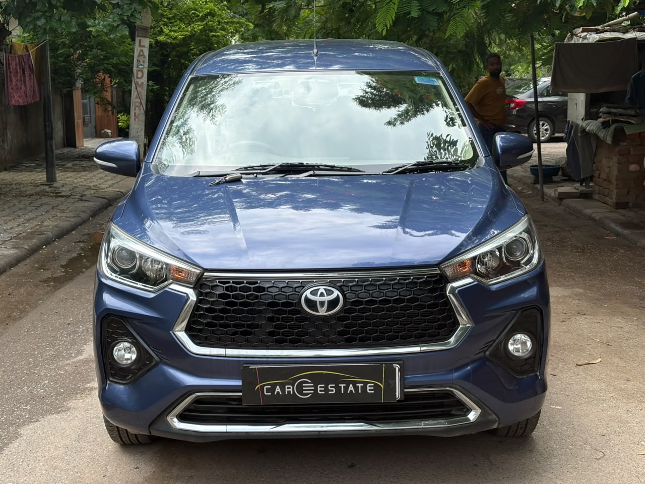 Toyota Rumion V AT 2023-24 Model in Petrol