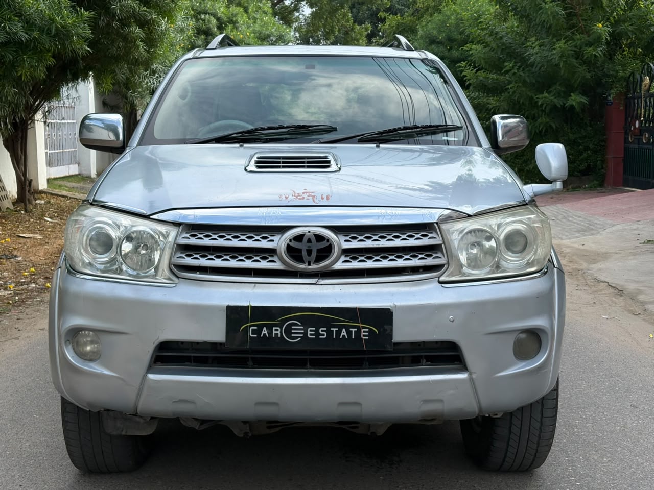 Toyota Fortuner 3.0L 4WD MT 2010 Model in Diesel