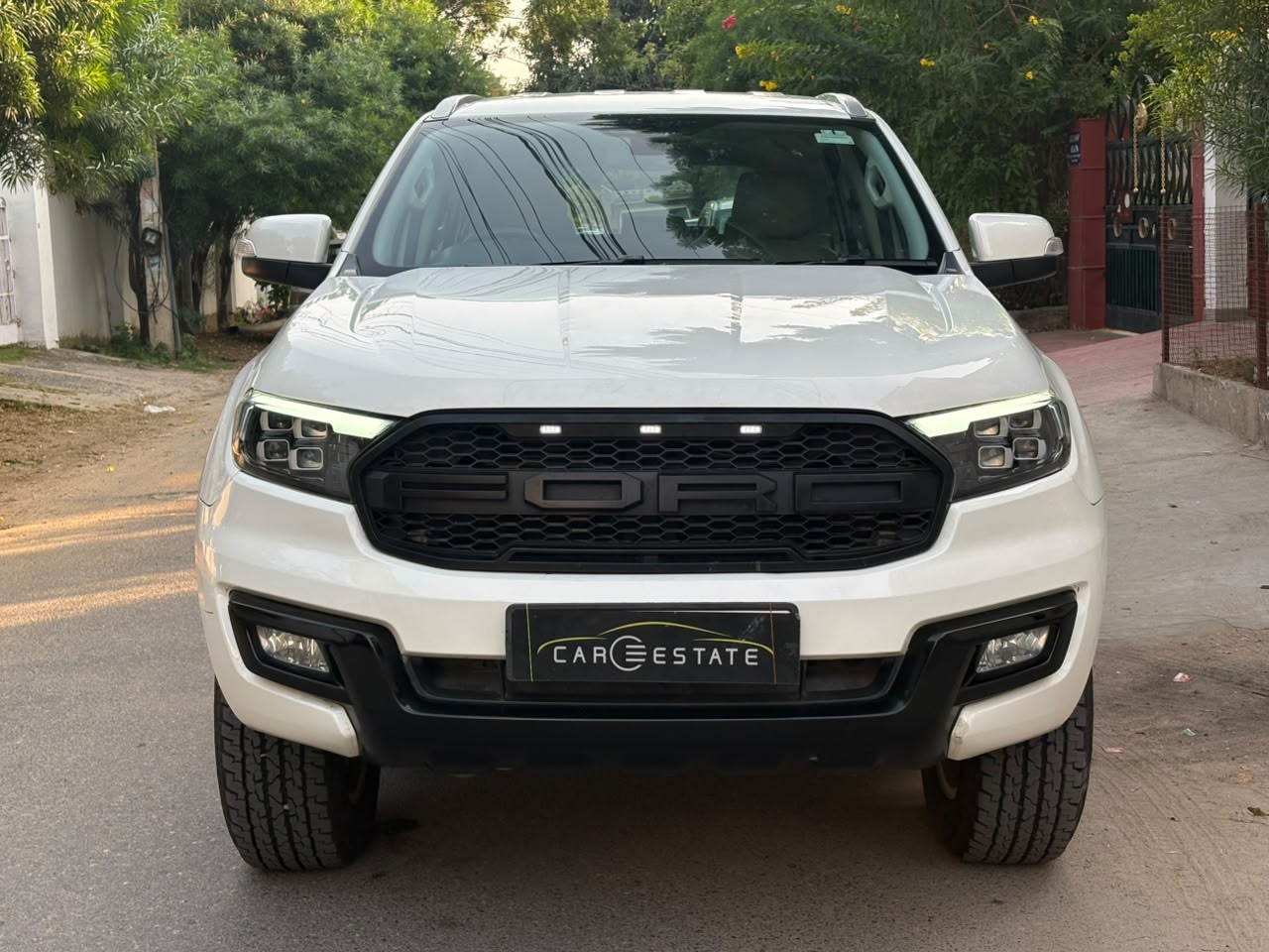 Ford Endeavour 3.2L Trend 4X4 MT 2016-17 Model in Diesel
