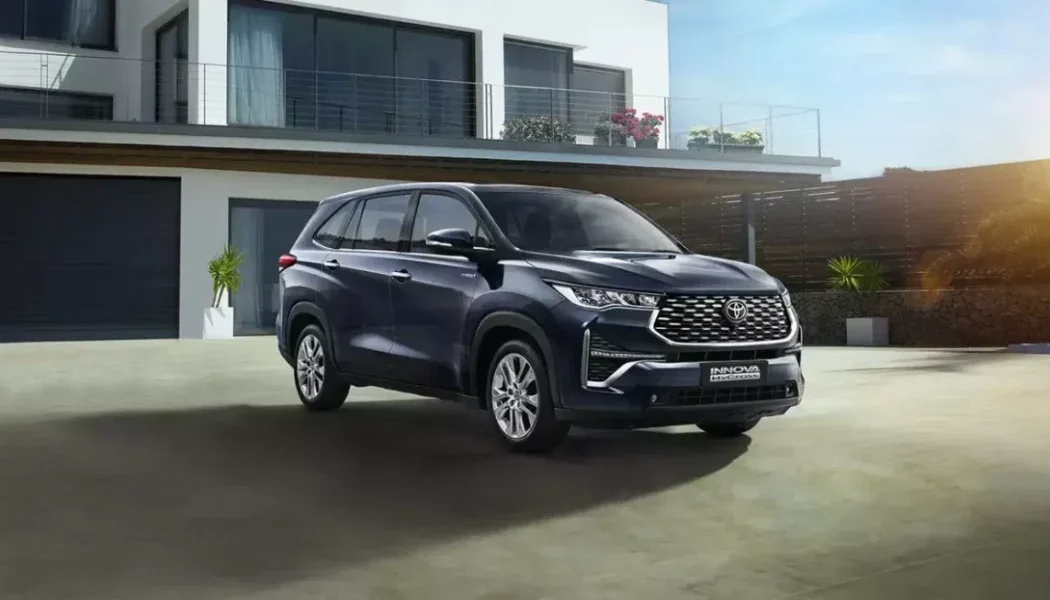 Toyota-Innova-Hycross-1-1160x653
